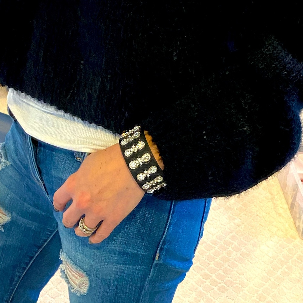 🌟 Leather + Crystal Cuff Bracelet! 🌟